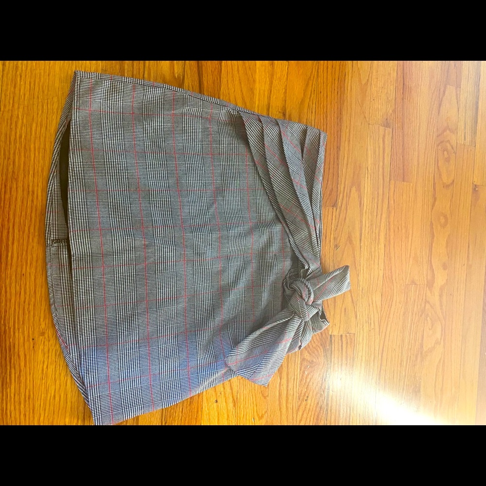 Plaid tie mini skirt
